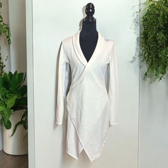 NWT White Button Detail Asymmetric Hem Blazer Dress US Sz 6 - Picture 1 of 6